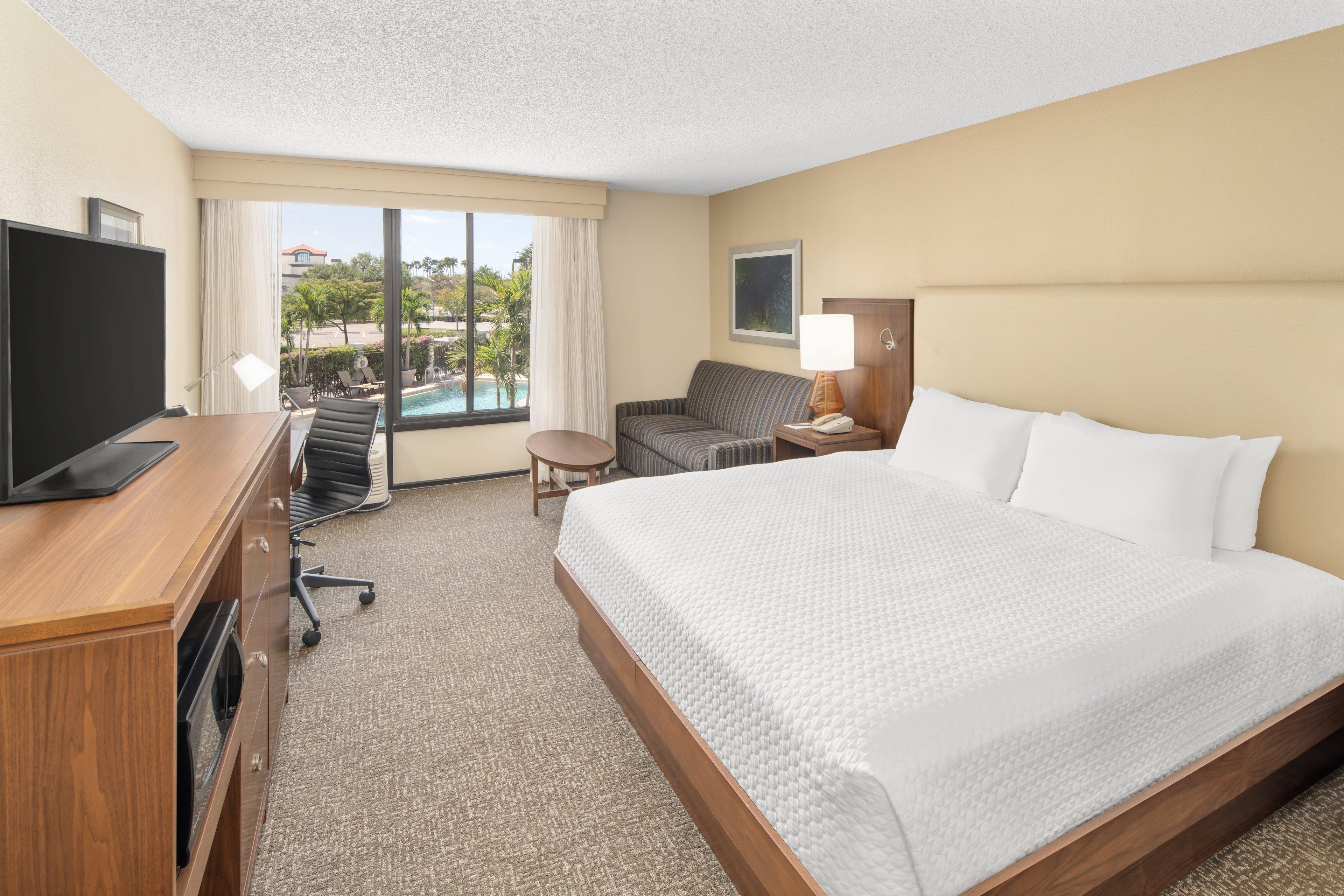 Doubletree By Hilton Fort Myers At Bell Tower Shops Eksteriør billede
