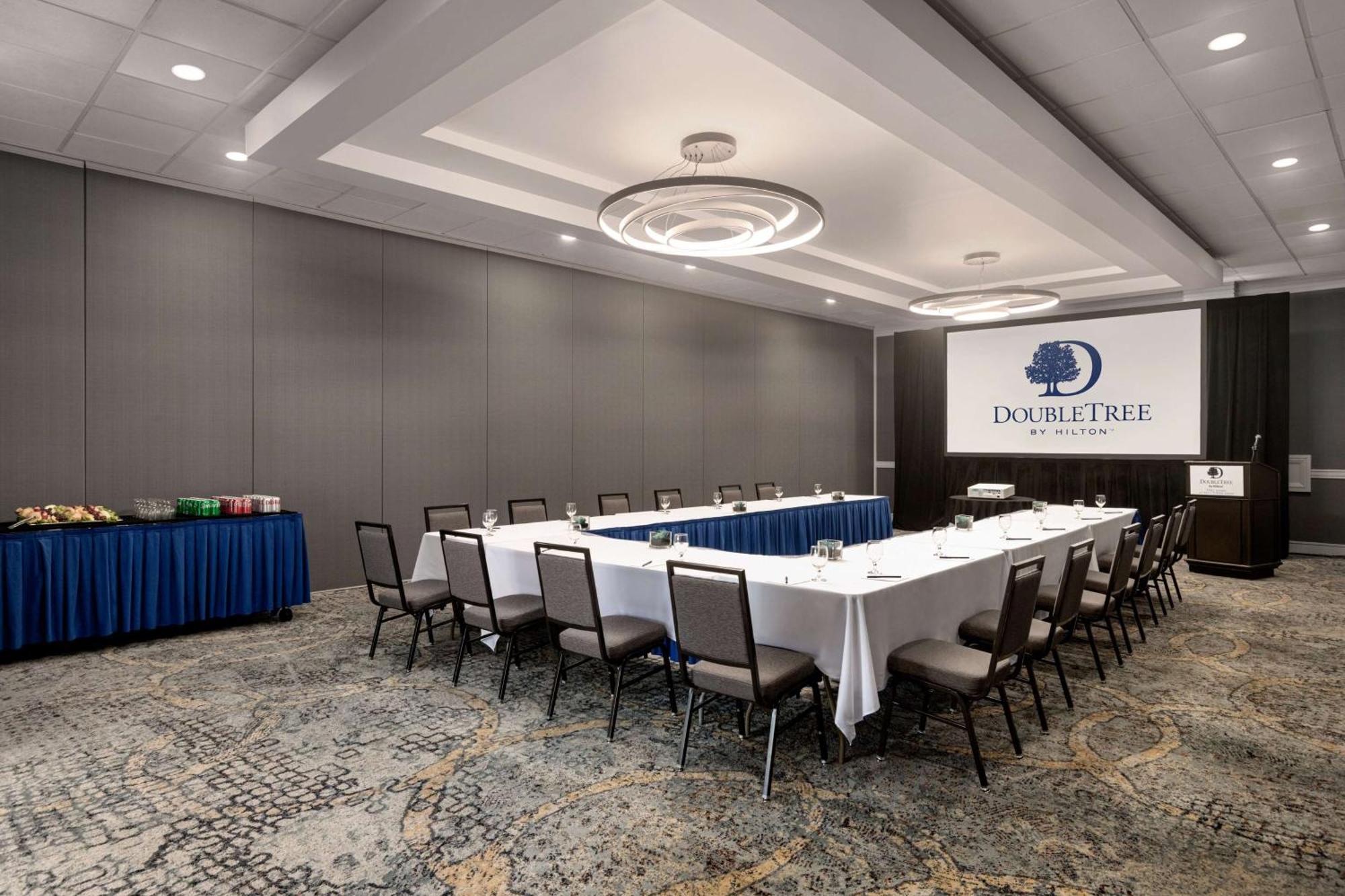 Doubletree By Hilton Fort Myers At Bell Tower Shops Eksteriør billede