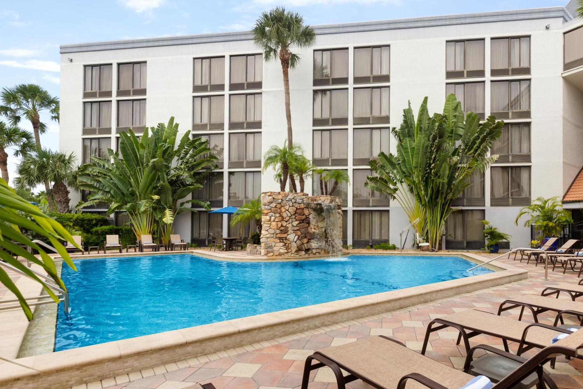 Doubletree By Hilton Fort Myers At Bell Tower Shops Eksteriør billede