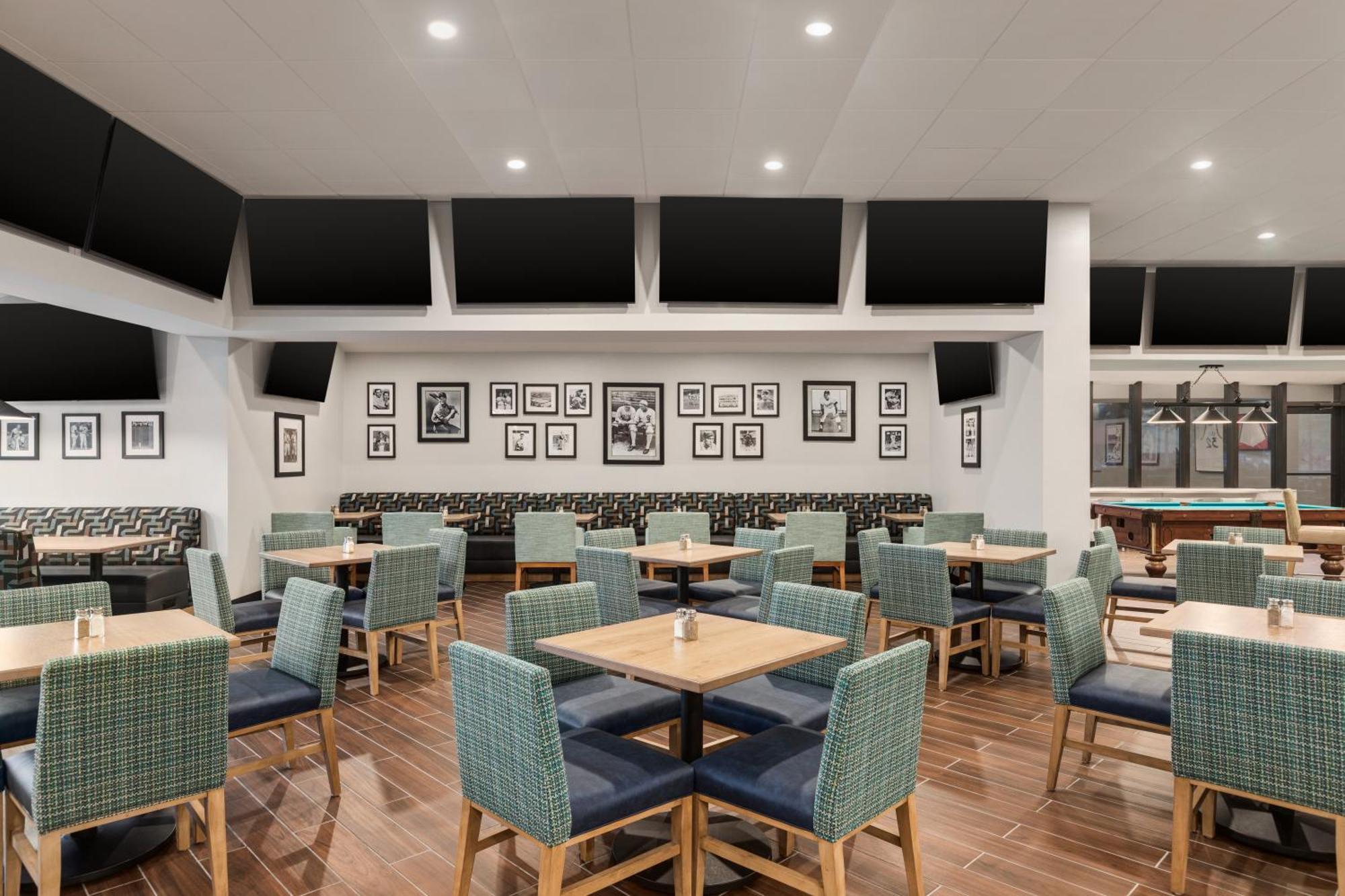 Doubletree By Hilton Fort Myers At Bell Tower Shops Eksteriør billede