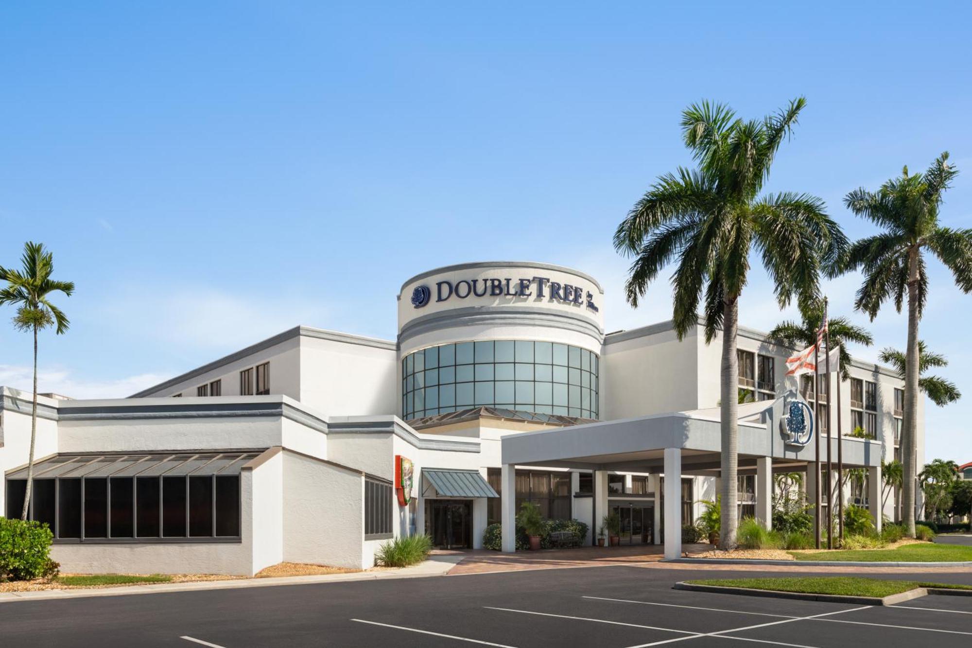Doubletree By Hilton Fort Myers At Bell Tower Shops Eksteriør billede
