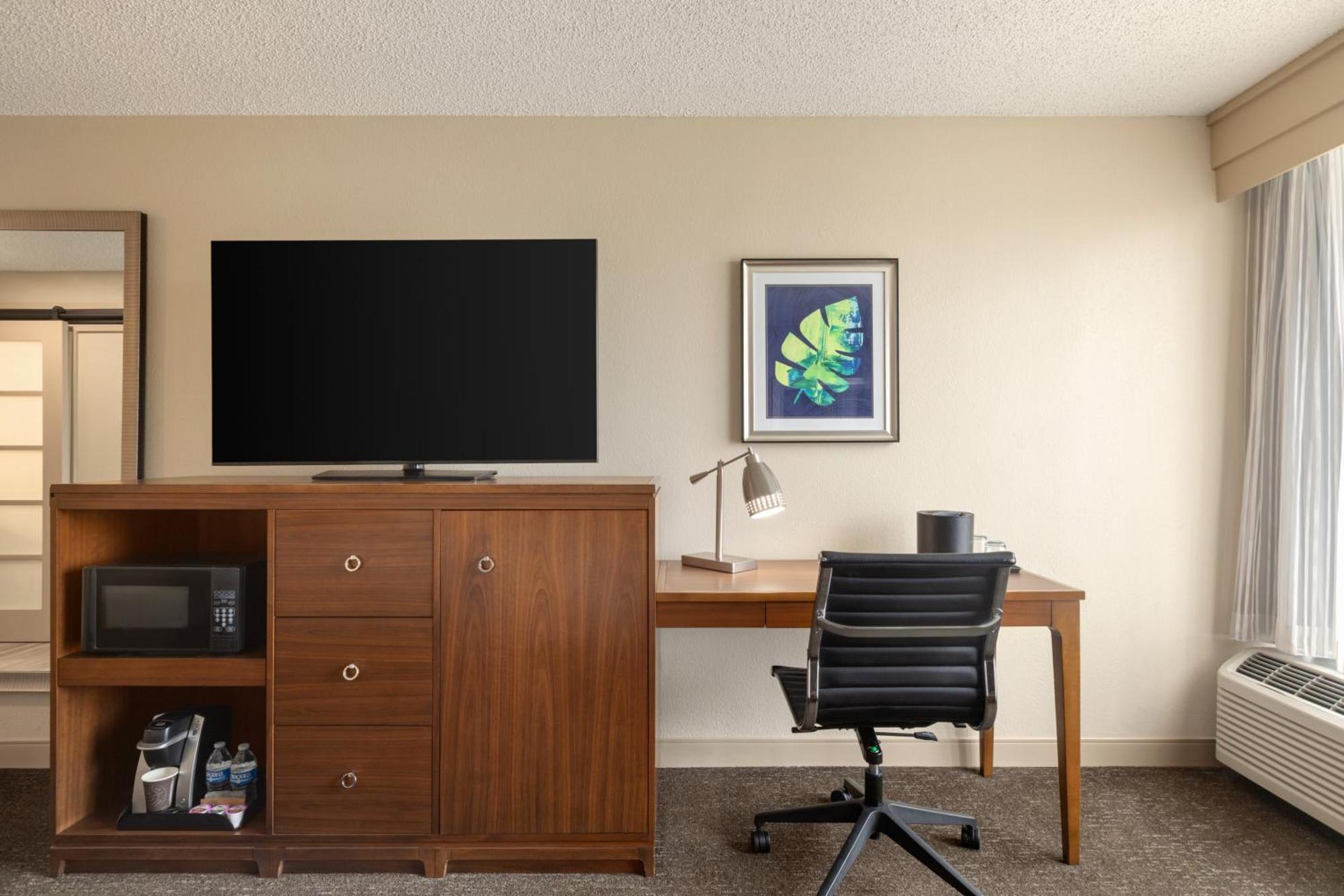 Doubletree By Hilton Fort Myers At Bell Tower Shops Eksteriør billede