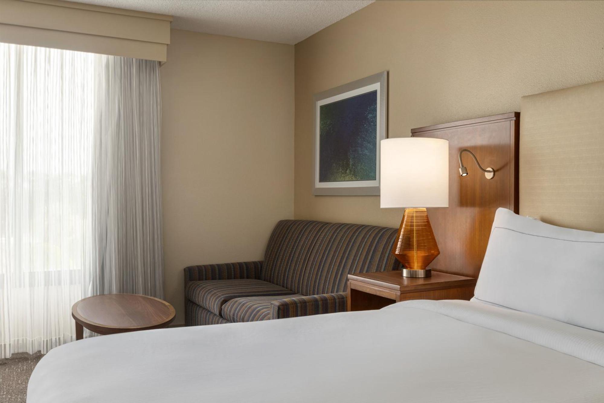 Doubletree By Hilton Fort Myers At Bell Tower Shops Eksteriør billede