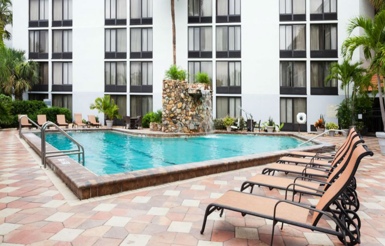 Doubletree By Hilton Fort Myers At Bell Tower Shops Eksteriør billede